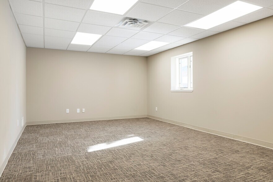 More Photos Of 11901-11909 Central Ave NE, Blaine Medical For Lease