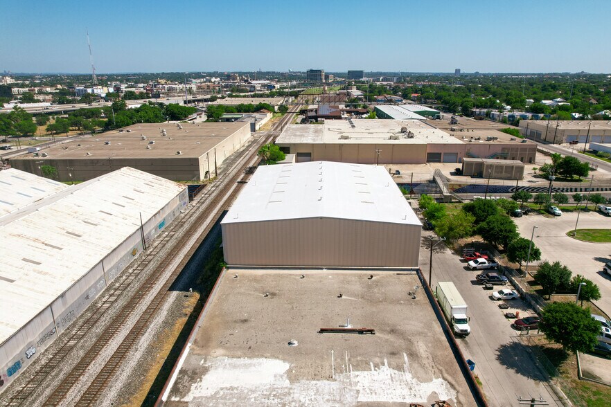 More Photos Of 120 Eda, San Antonio Warehouse For Lease