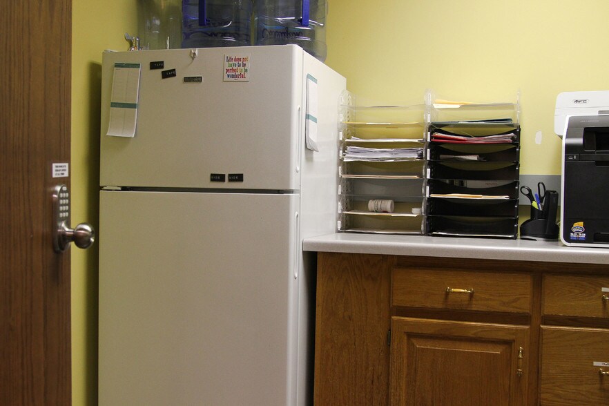 More Photos Of 1652 Greenview Dr SW, Rochester Office For Lease