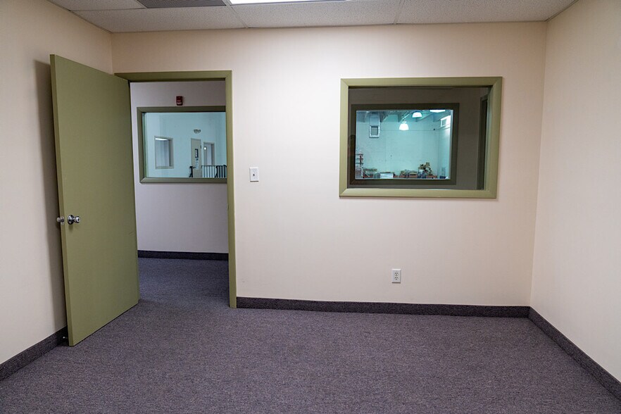 More Photos Of 1371 SW 8th St, Pompano Beach Warehouse For Lease