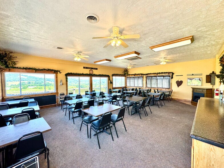 More Photos Of 19510 Leatherwood Rd, Salesville Freestanding For Sale