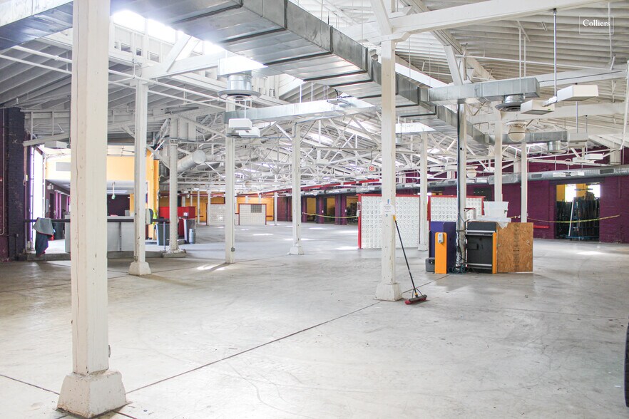 More Photos Of 100 Keystone Dr, Carnegie Warehouse For Lease