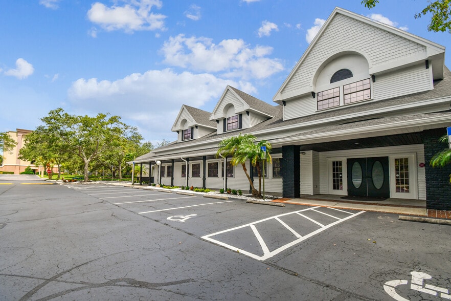More Photos Of 300 E Bay Dr, Largo Office For Lease