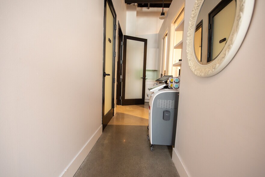 More Photos Of 413-445 N Rodeo Dr, Beverly Hills Coworking Space
