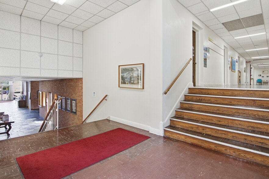 More Photos Of 1115 Greenbrier St, Saint Paul Religious Facility For Sale