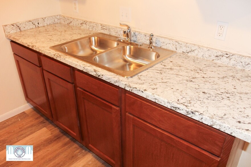 More Photos Of 2822-2846 Eldora Dr, Toledo Apartments For Sale