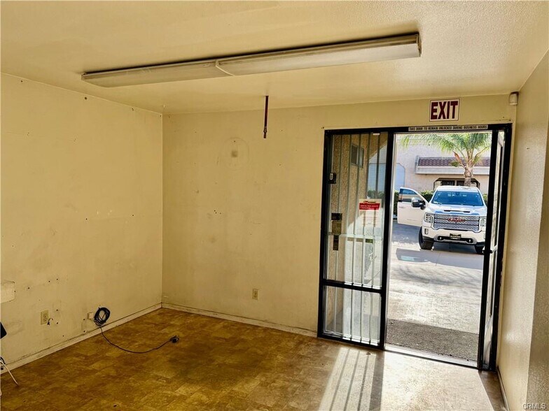 More Photos Of 478 N Scovell Ave, San Jacinto Warehouse For Sale