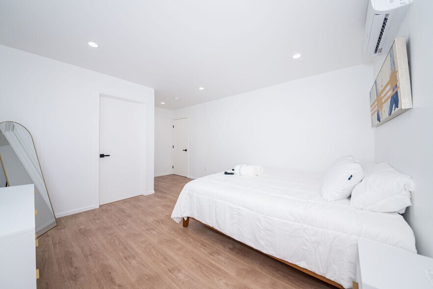 More Photos Of 11315 Tiara St, North Hollywood Apartments For Sale