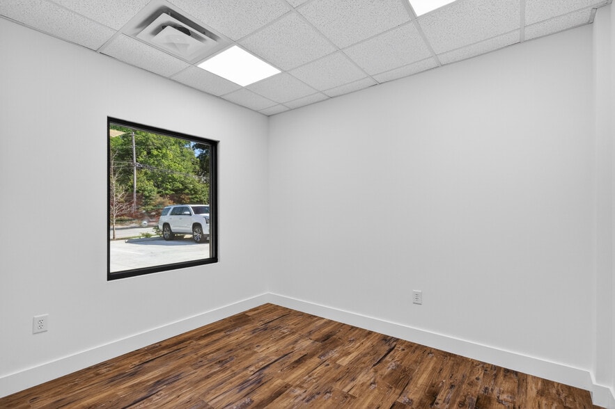 More Photos Of 3606 Explorer Trl, Oakwood Warehouse For Lease