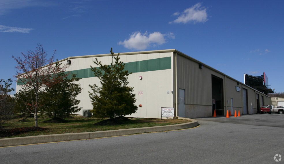 More Photos Of 62 Albe Dr, Newark Warehouse For Lease