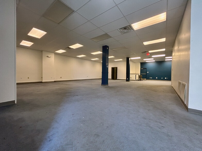 More Photos Of 331 Bridge St, New Cumberland Office For Sale