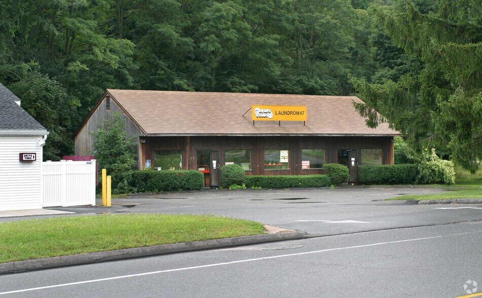 Primary Photo Of 10 Town Hill Rd, New Hartford Freestanding For Sale