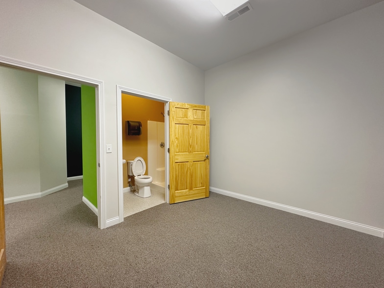 More Photos Of 1246 Old State Route 74, Batavia Storefront Retail Office For Lease