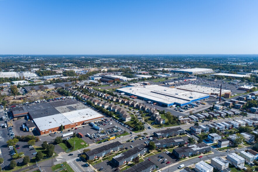 More Photos Of 11200 Roosevelt Blvd, Philadelphia Warehouse For Lease