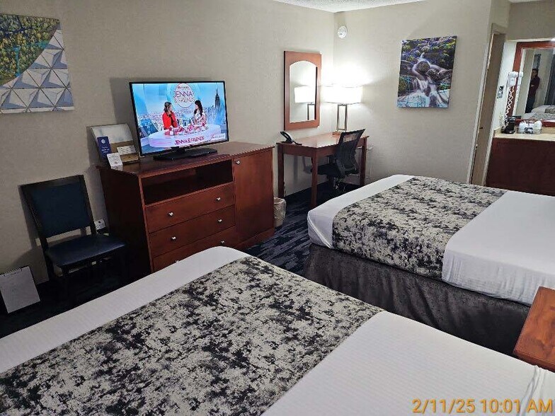 More Photos Of 14086 Highway Z, Saint Robert Hotel For Sale