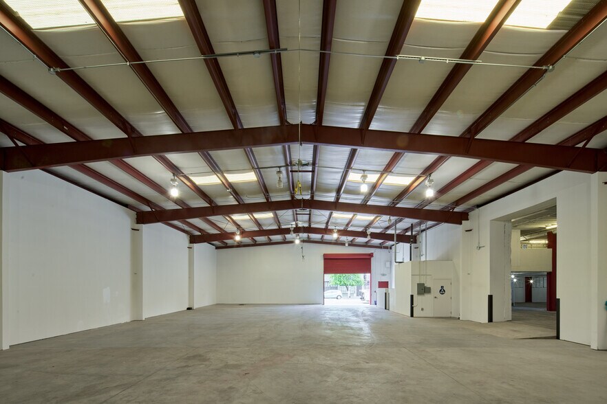 More Photos Of 305 12th St, San Francisco Warehouse For Sale