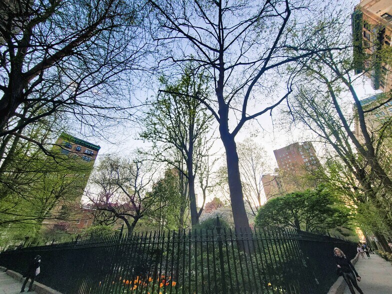 More Photos Of 225 E 21ST St, New York Apartments For Lease