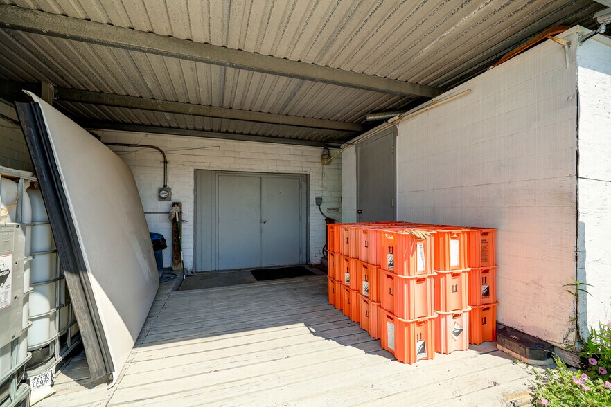 More Photos Of 905 W Main St, La Porte Warehouse For Sale