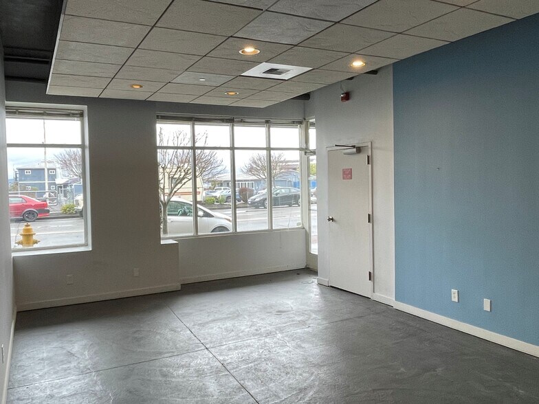 More Photos Of 6042 Seaview Ave NW, Seattle Apartments For Sale