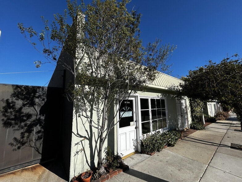 More Photos Of 947-947 Manhattan Beach Blvd, Manhattan Beach Office For Sale