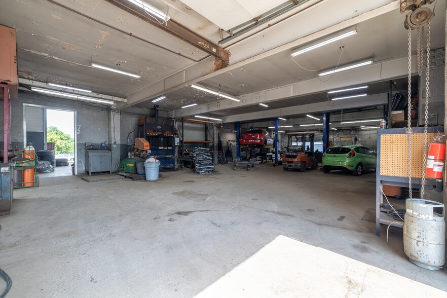 More Photos Of 89 Newton Rd, Plaistow Industrial For Sale