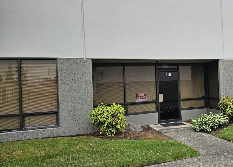 Primary Photo Of 5293 NE Elam Young Pky, Hillsboro Showroom For Lease