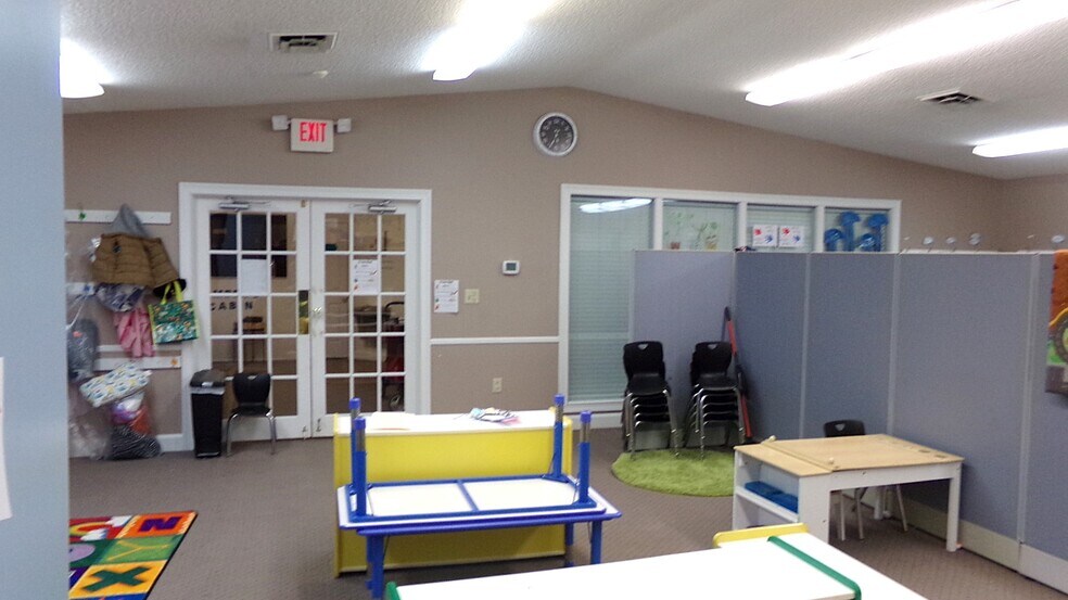 More Photos Of 2185 Highway 127 S, Owenton Office For Sale