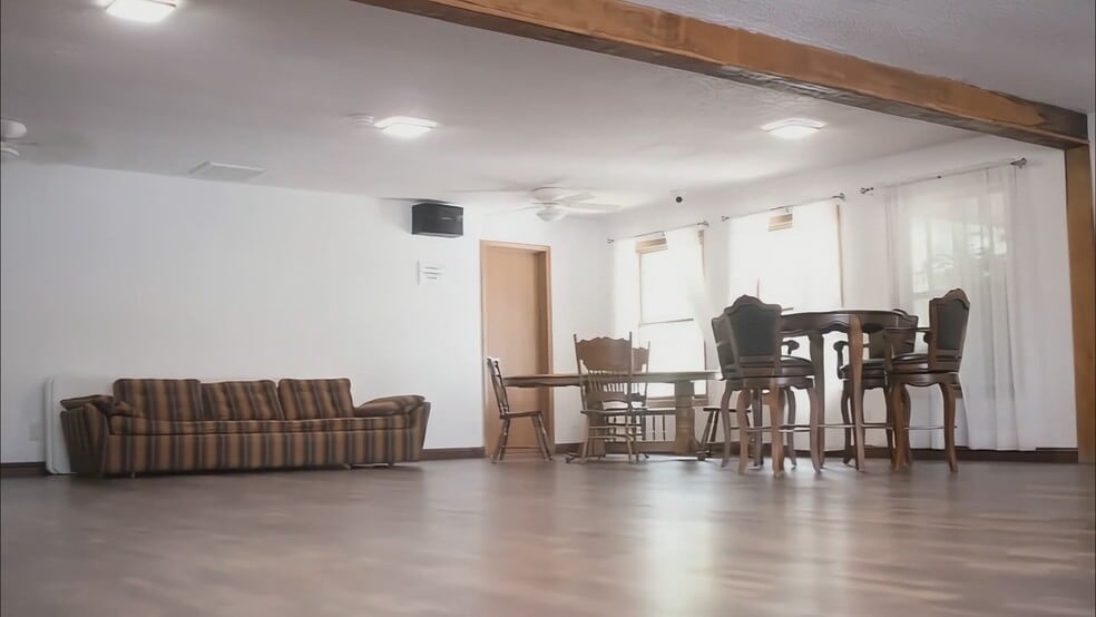 Primary Photo Of 402 Mae Orr St, Enfield Hotel For Sale