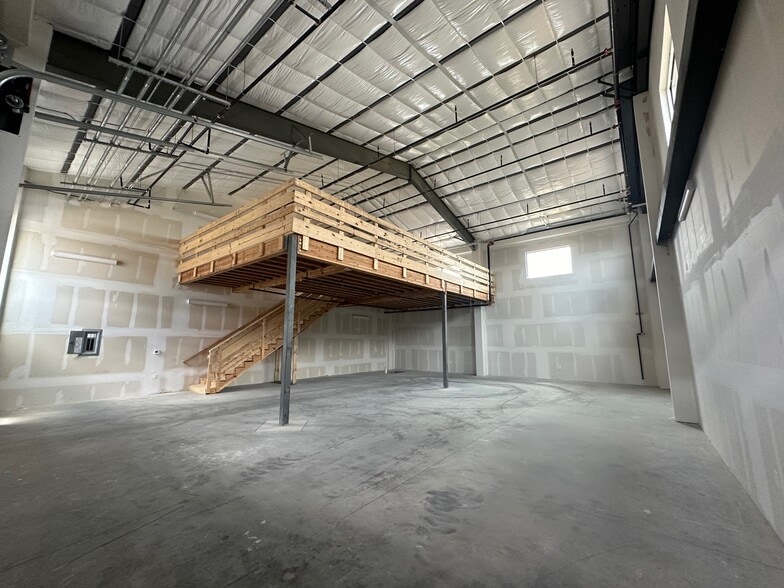 More Photos Of 1009 RM-620, Lakeway Specialty For Sale