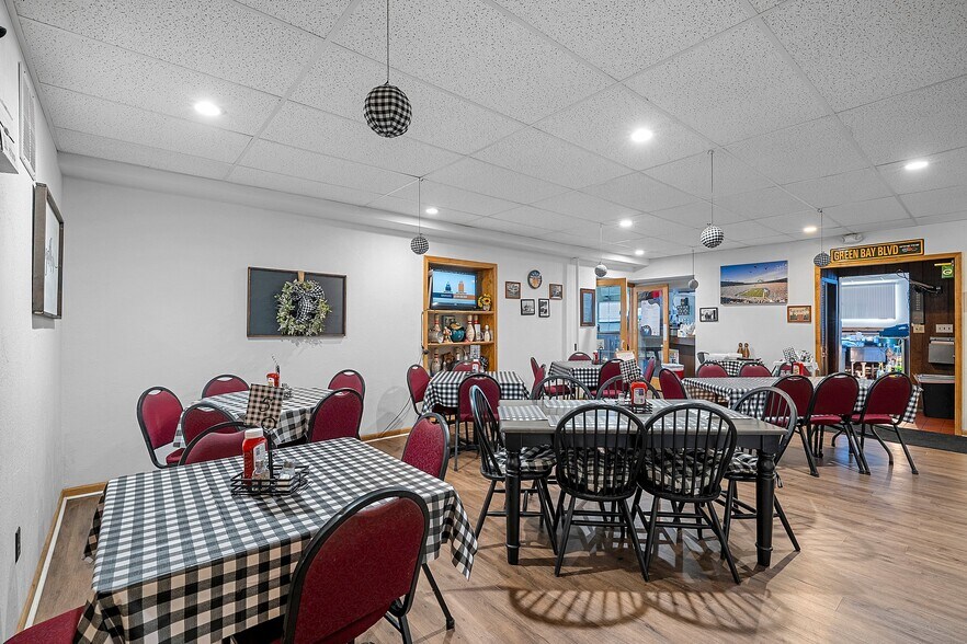 More Photos Of 326 Main St, Wausaukee Bowling Alley For Sale