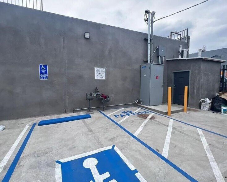 More Photos Of 1100 E 14th Pl, Los Angeles Warehouse For Lease