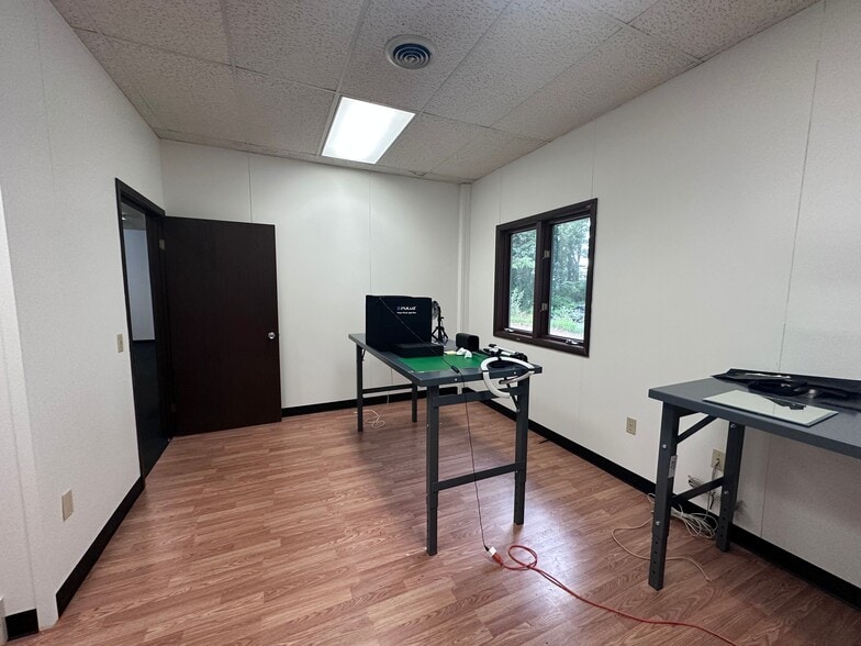 More Photos Of 2883 Aero Park Dr, Traverse City Warehouse For Sale