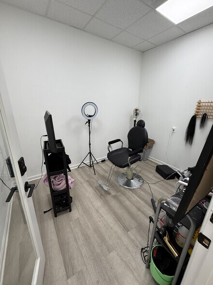 More Photos Of 8868 Belair Rd, Nottingham Medical For Sale