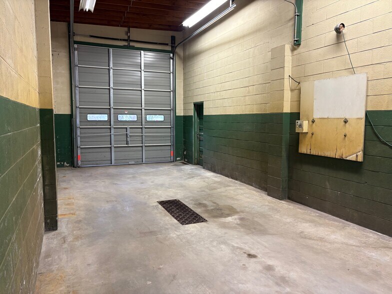 More Photos Of 6712 Main St, Martins Creek Service Station For Sale