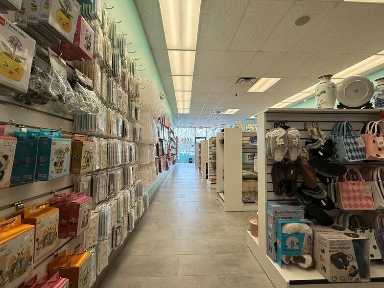 More Photos Of 806 Wacker Dr, Dubuque Restaurant For Lease