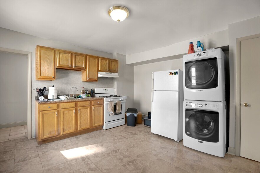 More Photos Of 2819 Eastern Ave, Baltimore Storefront Retail Residential For Sale