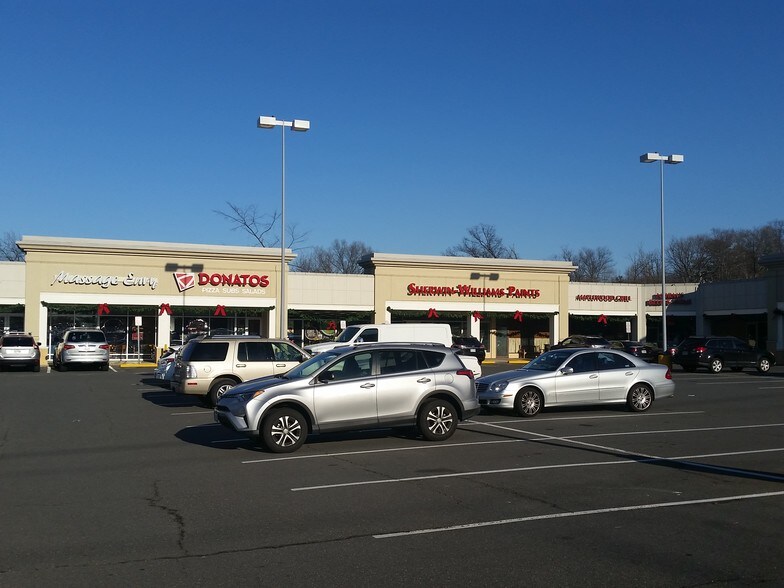 More Photos Of 126-150 Branch Rd SE, Vienna General Retail For Lease