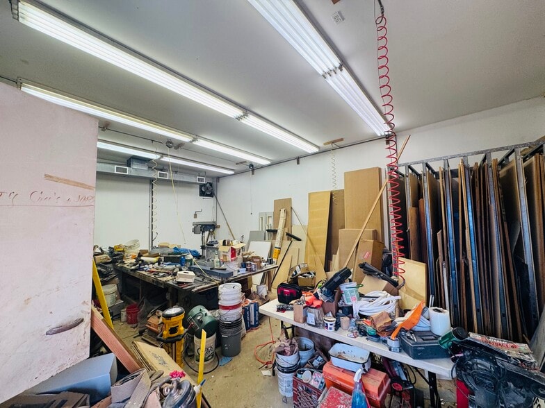 More Photos Of 816 Hempstead Tpke, Franklin Square Office For Sale