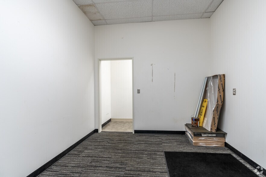 More Photos Of 1498 E Main St, Cottage Grove Storefront For Sale