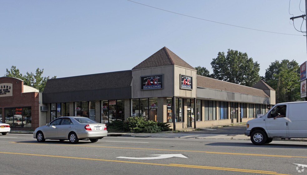 Primary Photo Of 90 W Jericho Tpke, Huntington Station Storefront For Lease