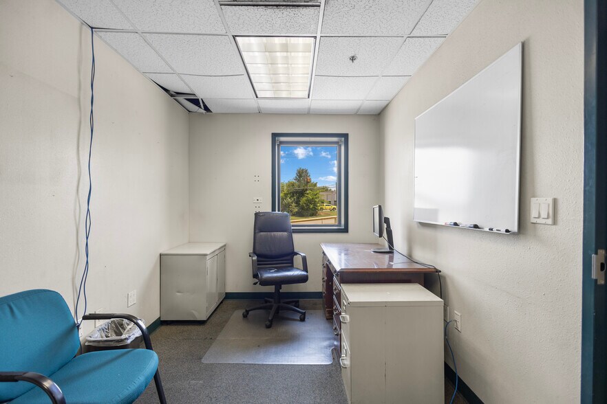 More Photos Of 2307 E Erwin St, Tyler Manufacturing For Lease