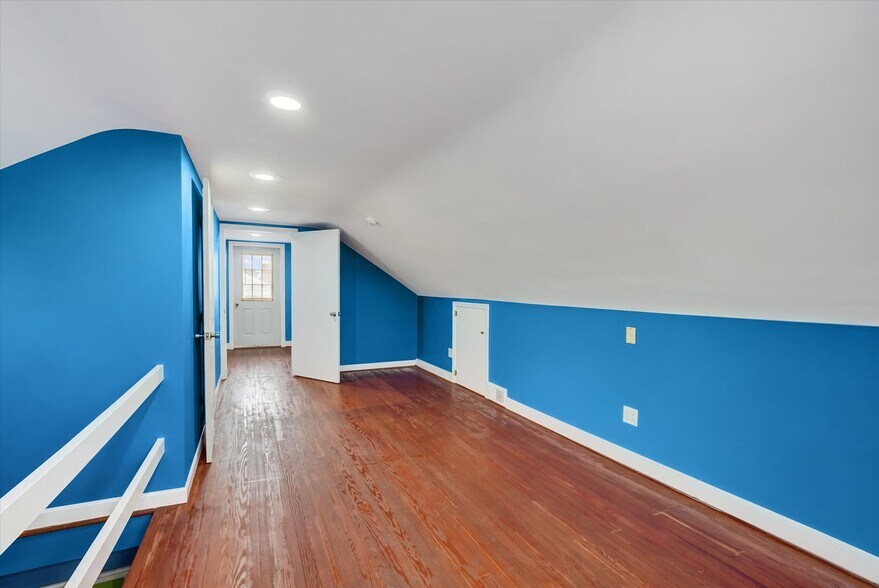 More Photos Of 2260 Carlisle Rd, York Office For Sale
