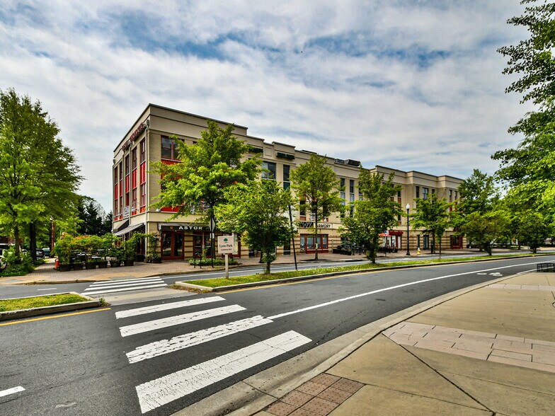 More Photos Of 2300 N Pershing Dr, Arlington Medical For Sale