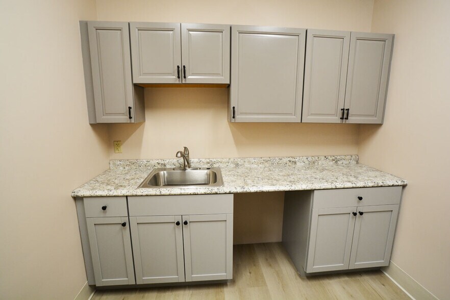 More Photos Of 115 Main St, Chardon Office For Lease