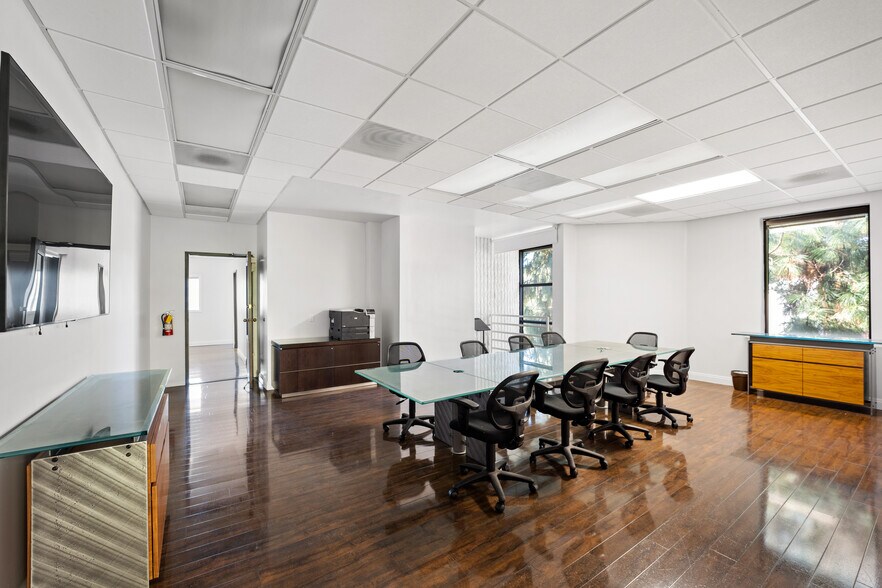 More Photos Of 5146 Douglas Fir Rd, Calabasas Office For Lease