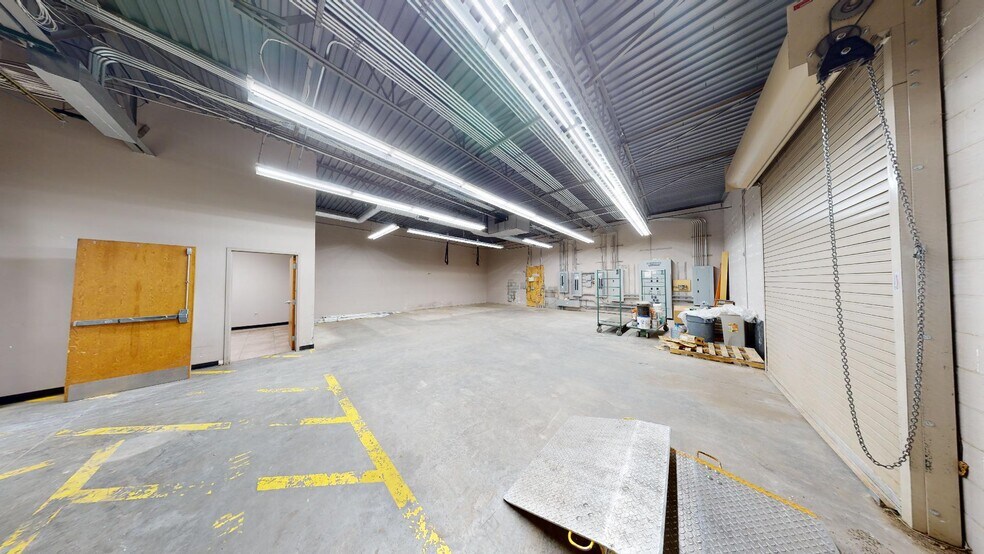 More Photos Of 6514 N Tryon St, Charlotte Freestanding For Lease