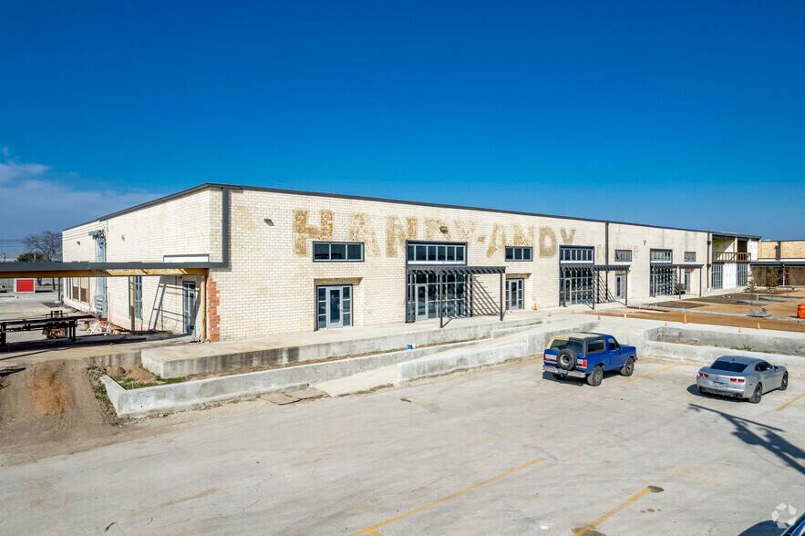 More Photos Of 215 Coca Cola Pl, San Antonio Apartments For Lease