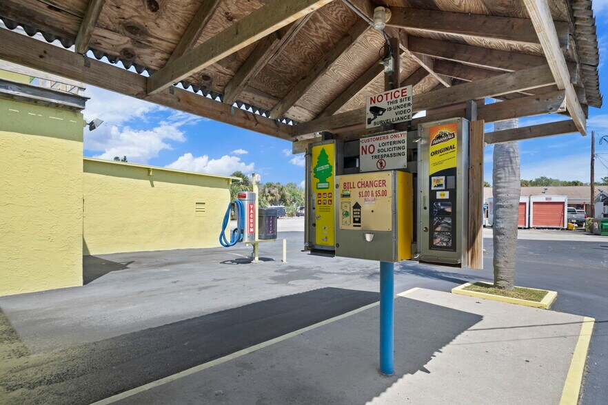 More Photos Of 100 Lucas Rd, Merritt Island Carwash For Sale