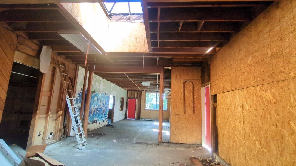 More Photos Of 194 S 24th St, San Jose Showroom For Sale