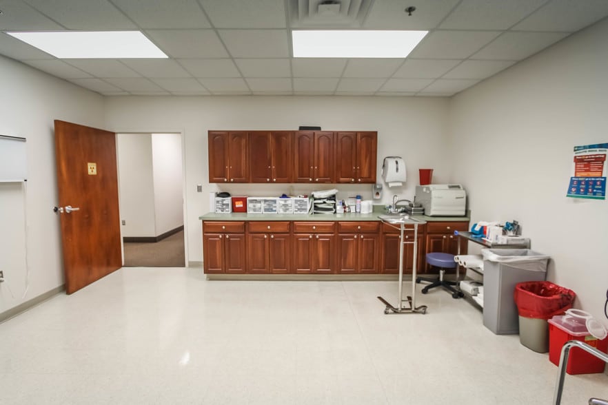 More Photos Of 3332 Villa Point, Owensboro Restaurant For Sale